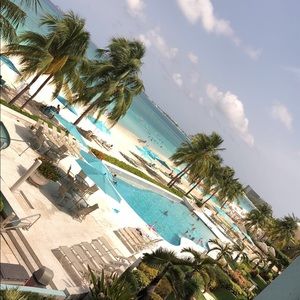 Meet your Posher, Mia